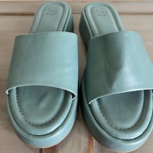 A New Day slide/sandal size 9.5